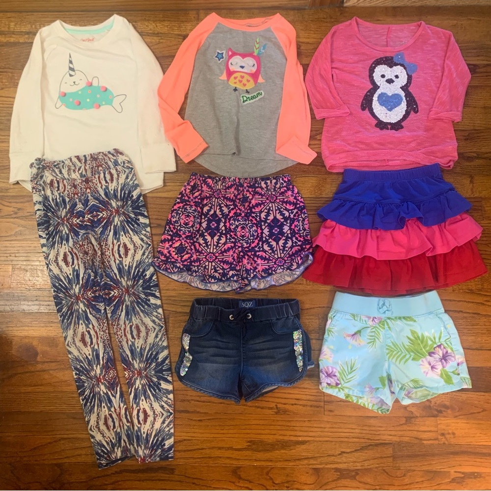 Little Girls Clothes Bundle 8 Pc
3 Shorts
1 Skirt
1 Pant
3 Shirts
Size Small
Sm